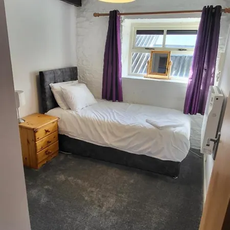 Crew's Apartment *