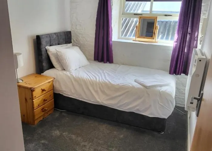 Crew's Apartment *